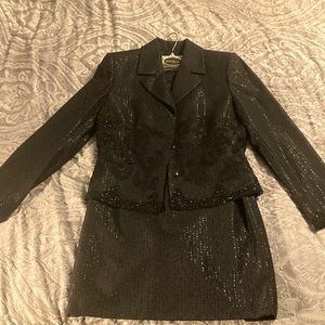 Women’s Blazer And Long Skirt. Made By Albert Nipon Size 6! Like Brand New!!